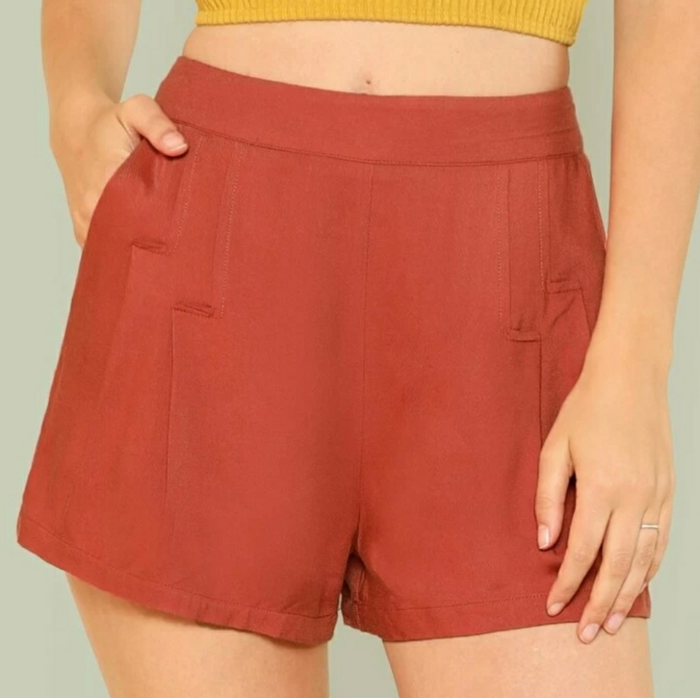 H& M  shorts.      🩳